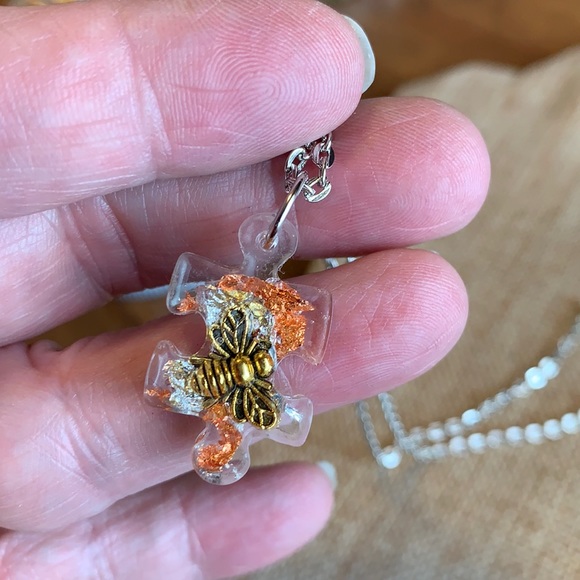 Twinsdesign Jewelry - Honey Bee resin puzzle piece Handmade Necklace 18” chain NWOT Autism awareness